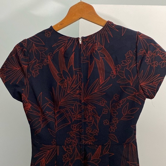 Aritzia BABATON Navy & Red Printed Prosper Cut Out Dress Size 2 - Picture 7 of 8